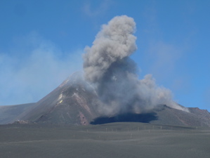 Asche-Eruption2