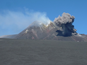 Asche-Eruption3